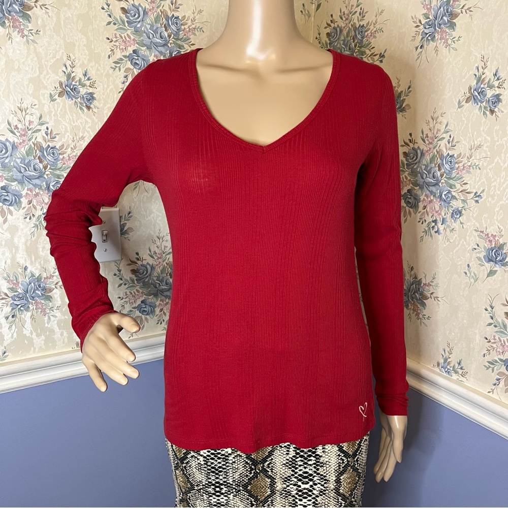 Victoria's Secret Red Long Sleeve Ribbed Vneck Shirt, Size M